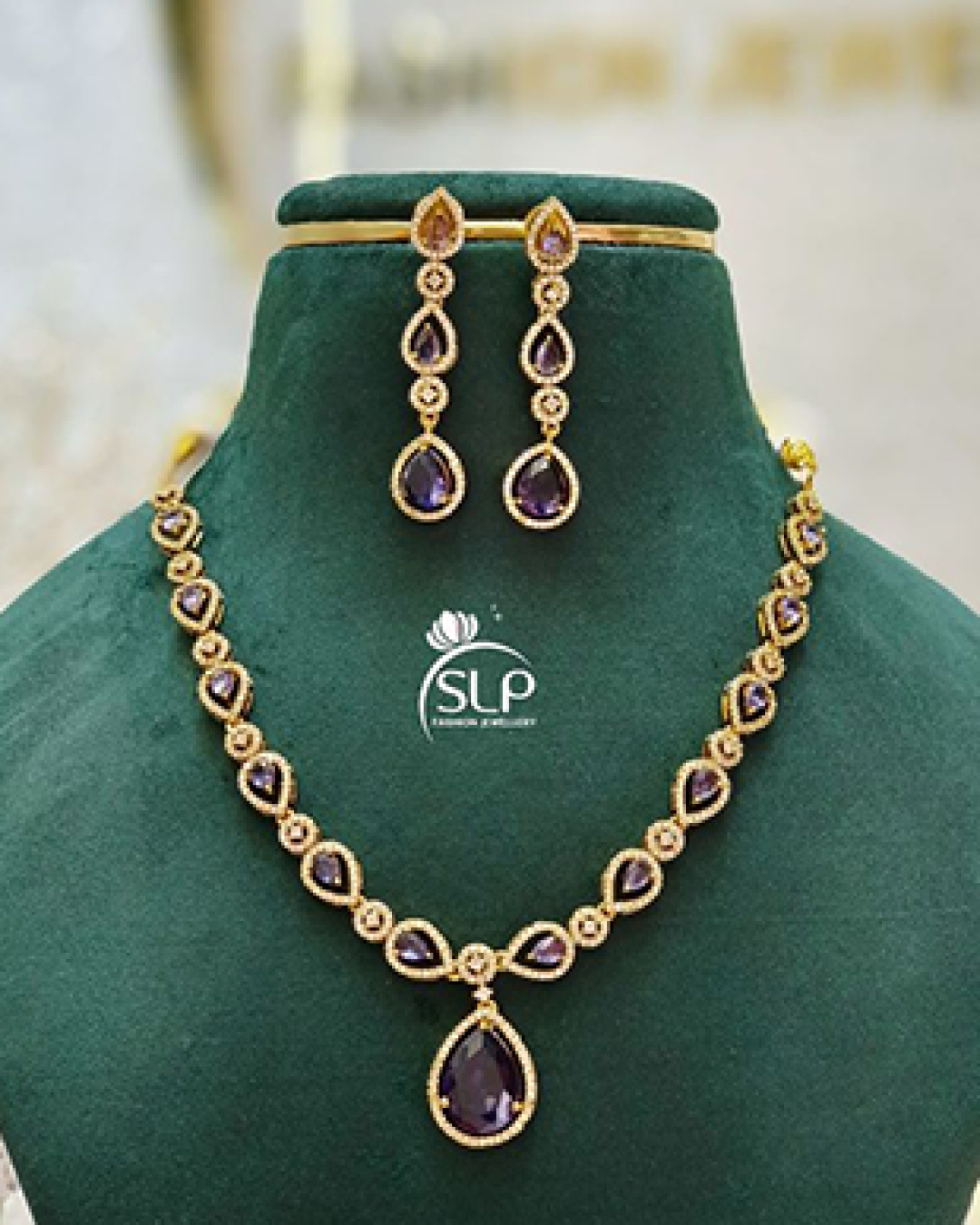 Short Necklaces