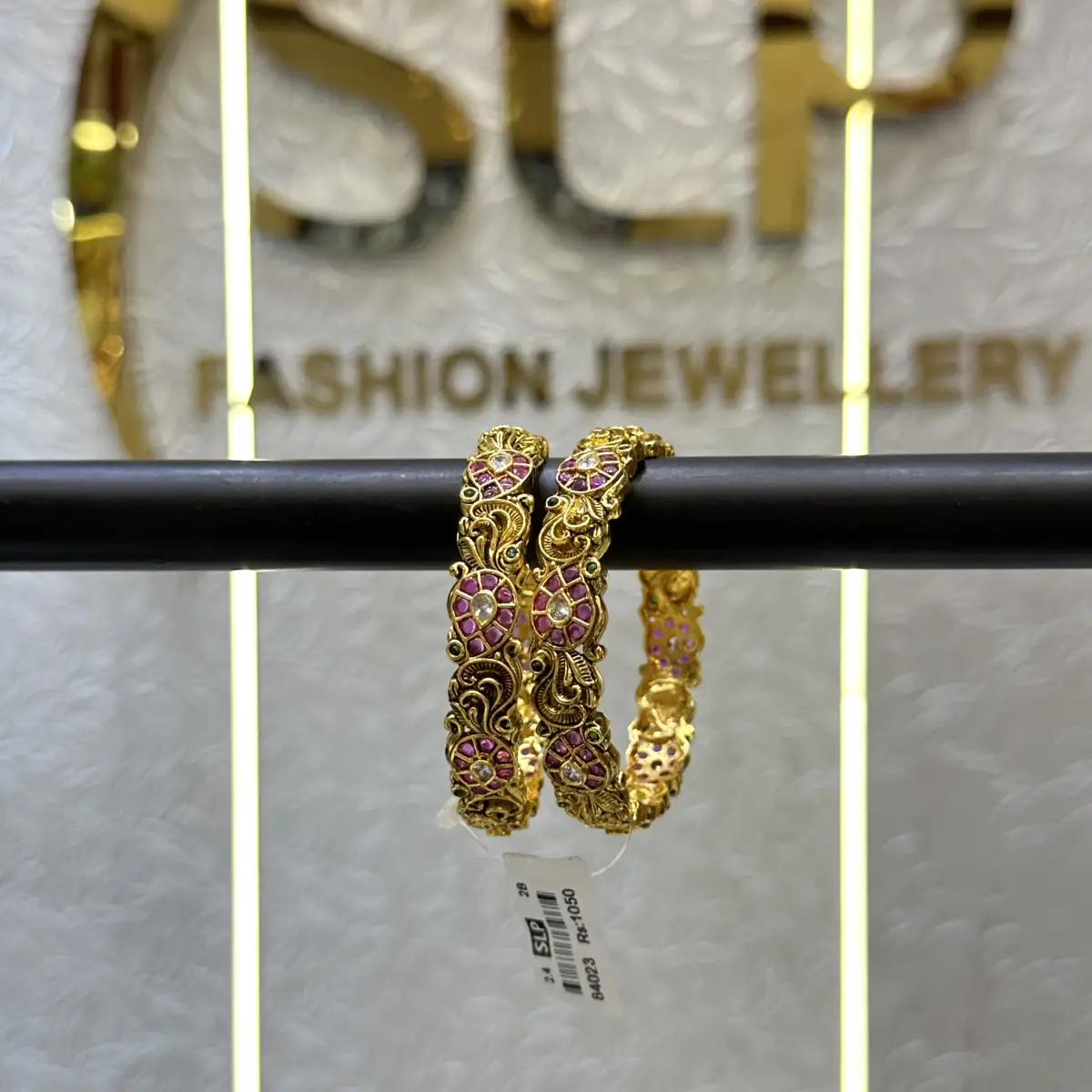 MATT BANGLES M0003
