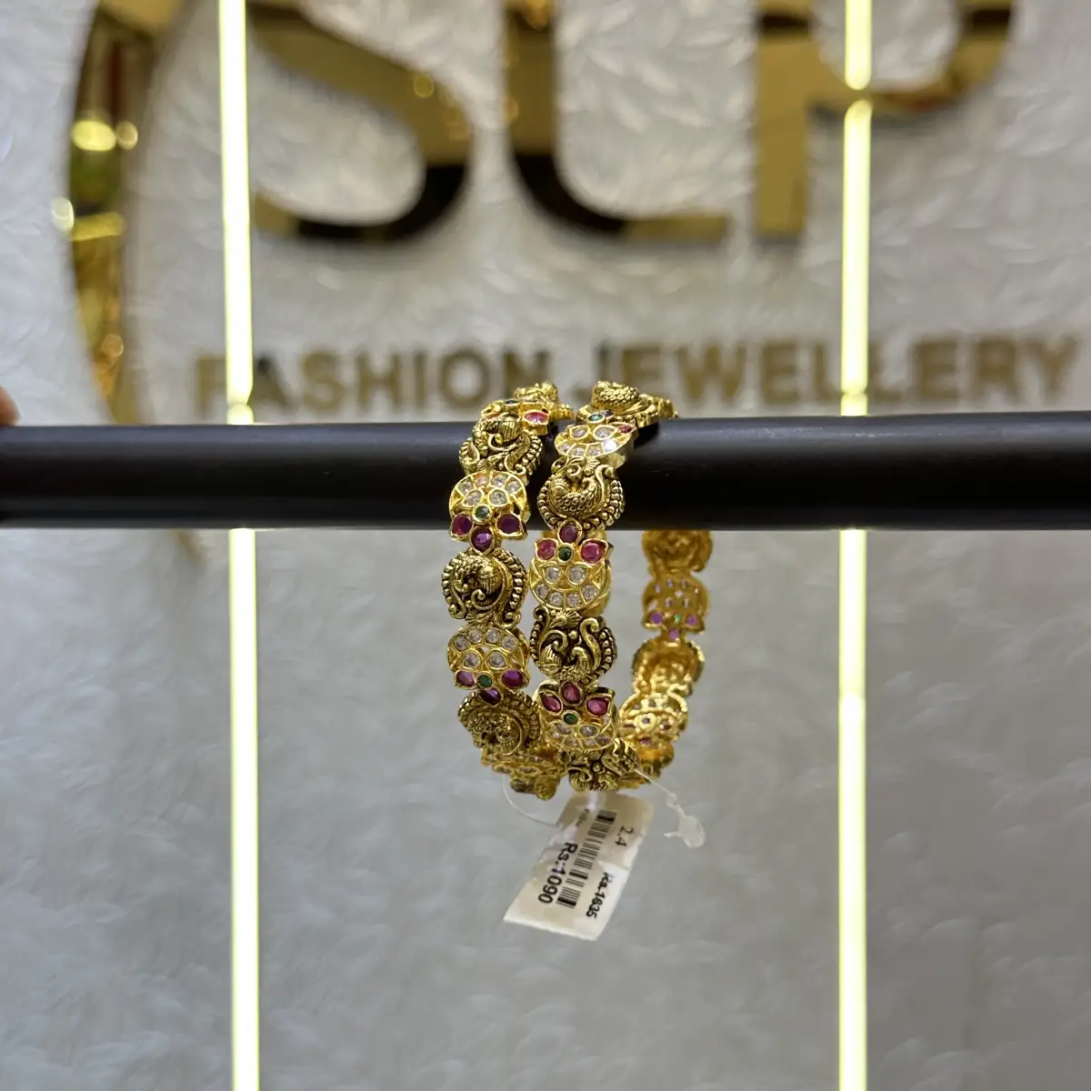 MATT BANGLES M0009