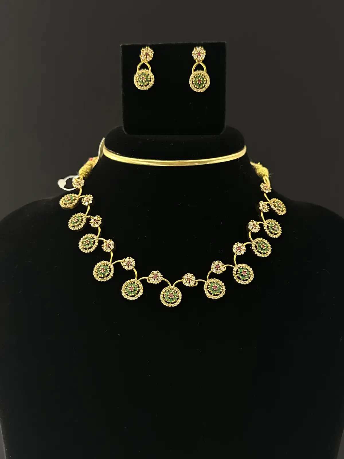 NECKLACES 85288