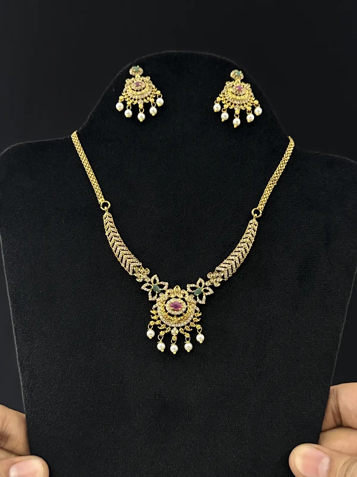 NECKLACES 85284