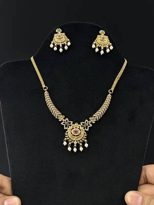 NECKLACES 85284