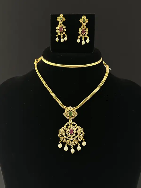NECKLACES 85290