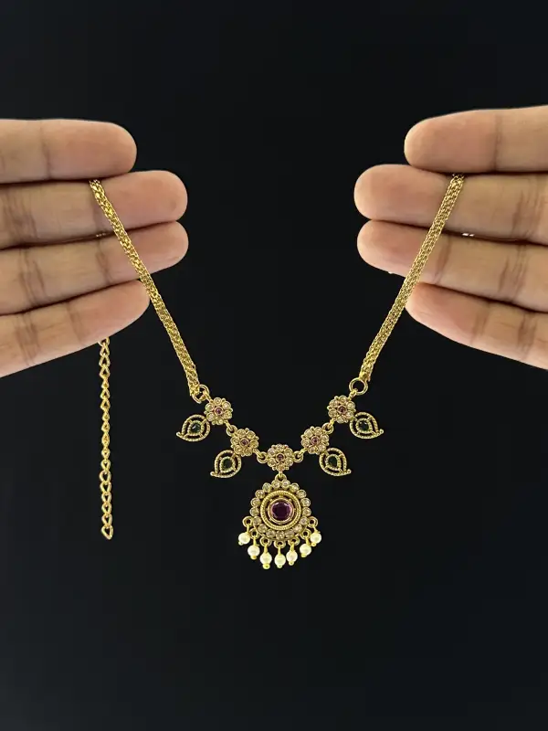 NECKLACES 85289