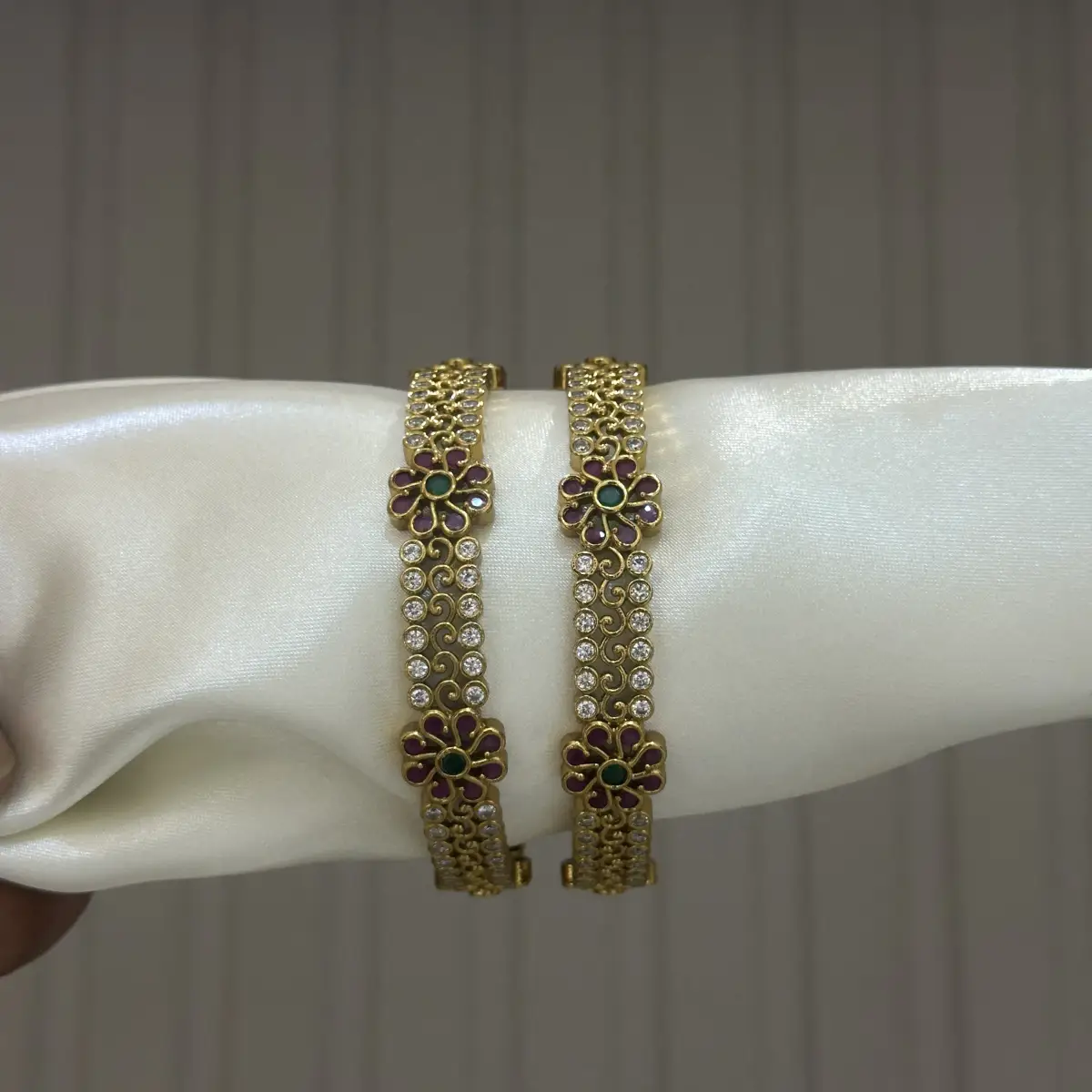 BANGLES B00019