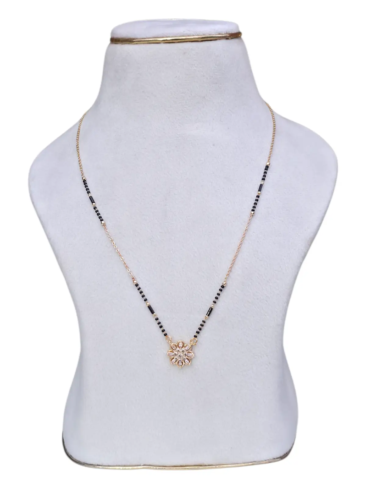 BLACK BEADS  75597
