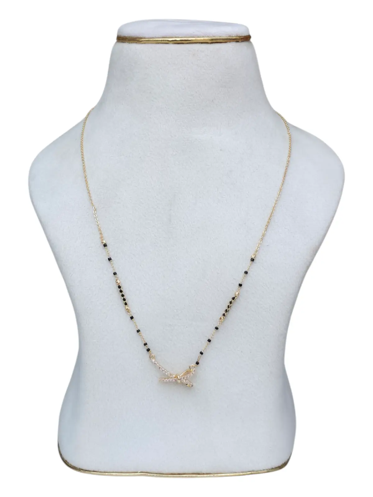 BLACK BEADS  75587