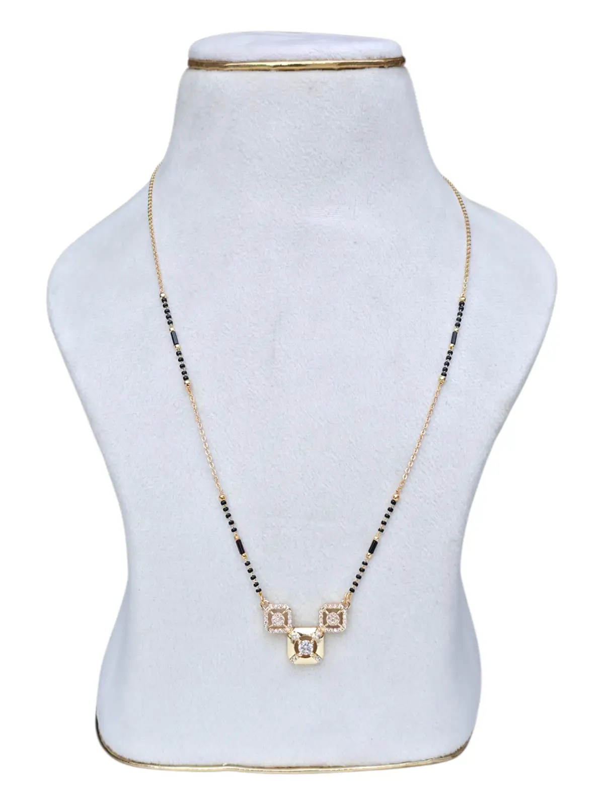 BLACK BEADS  75574
