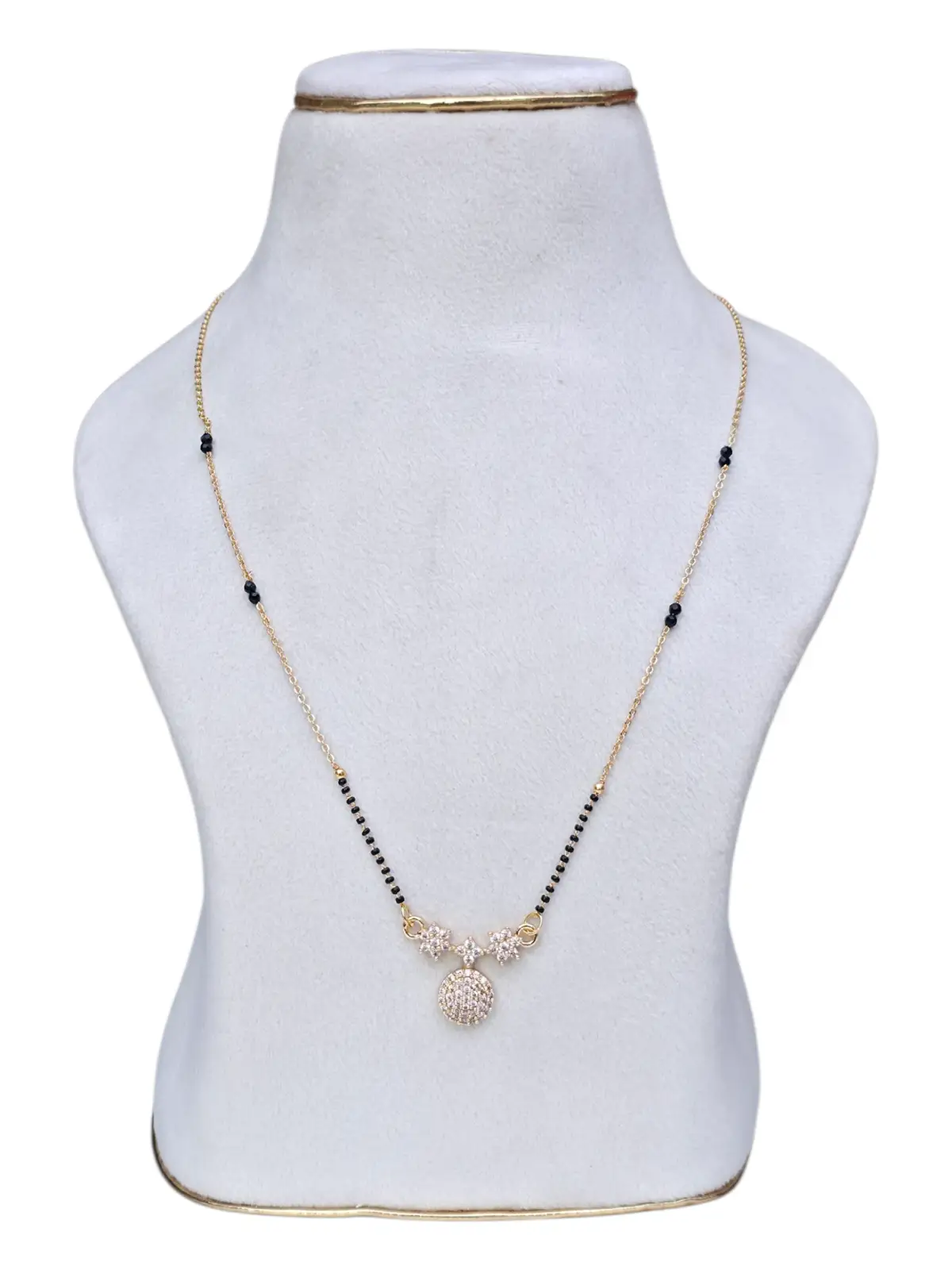 BLACK BEADS  75630