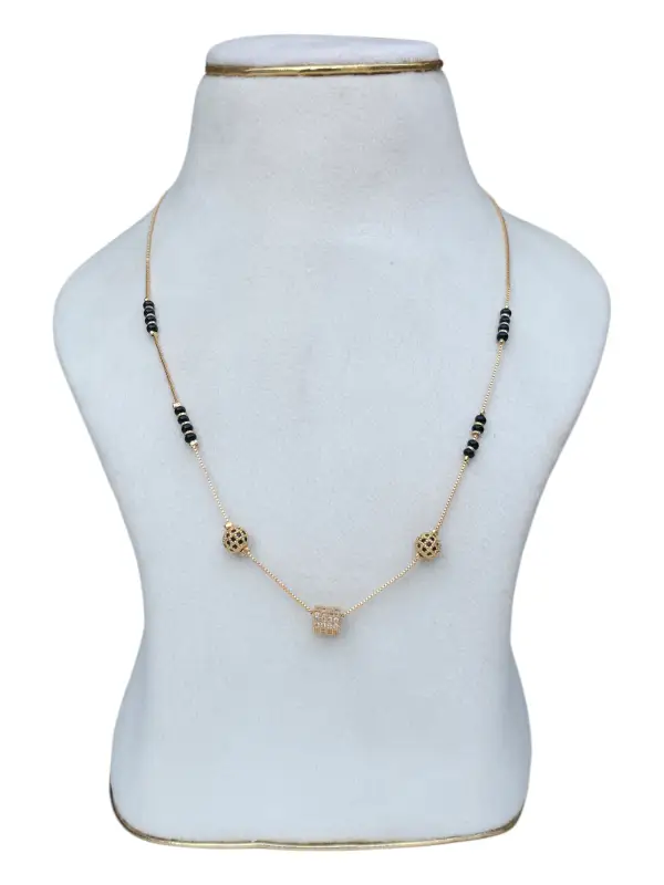 BLACK BEADS  75568